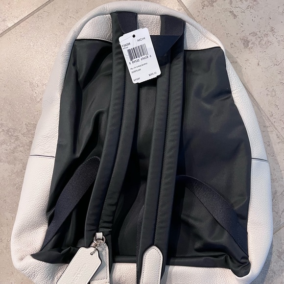 Cream coach back pack ! - Picture 2 of 6